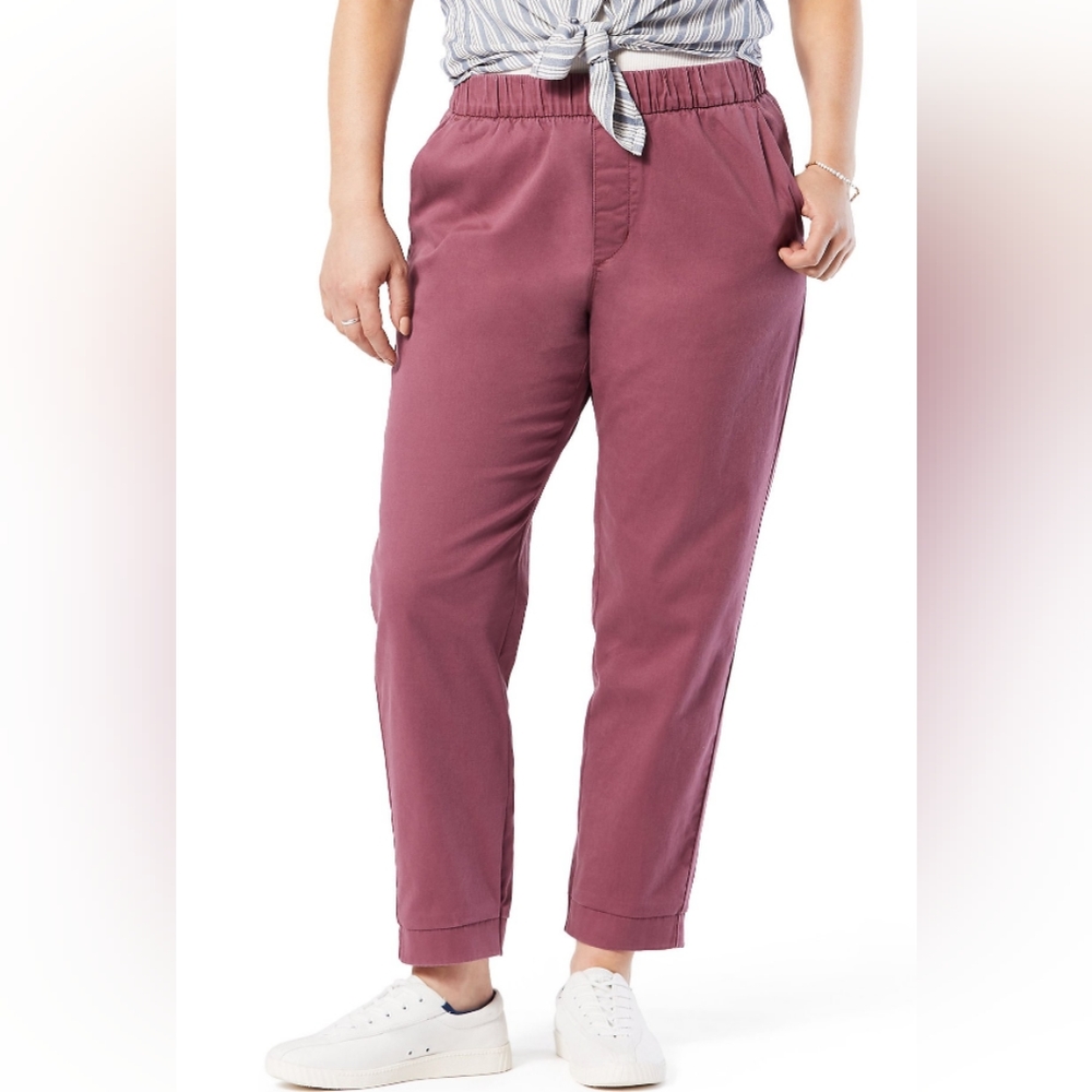 Signature Levi Strauss & Co. Women's Pull-on Comfort Chinos - Medium